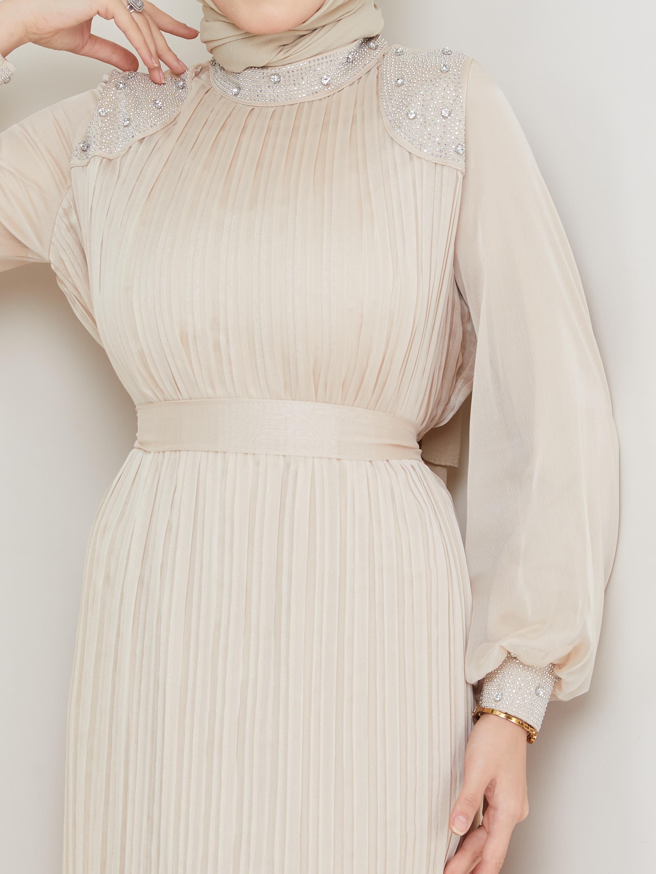 Tesettür Piliseli Taş ve İnci Süslemeli Şifon Abiye TaşHM4180