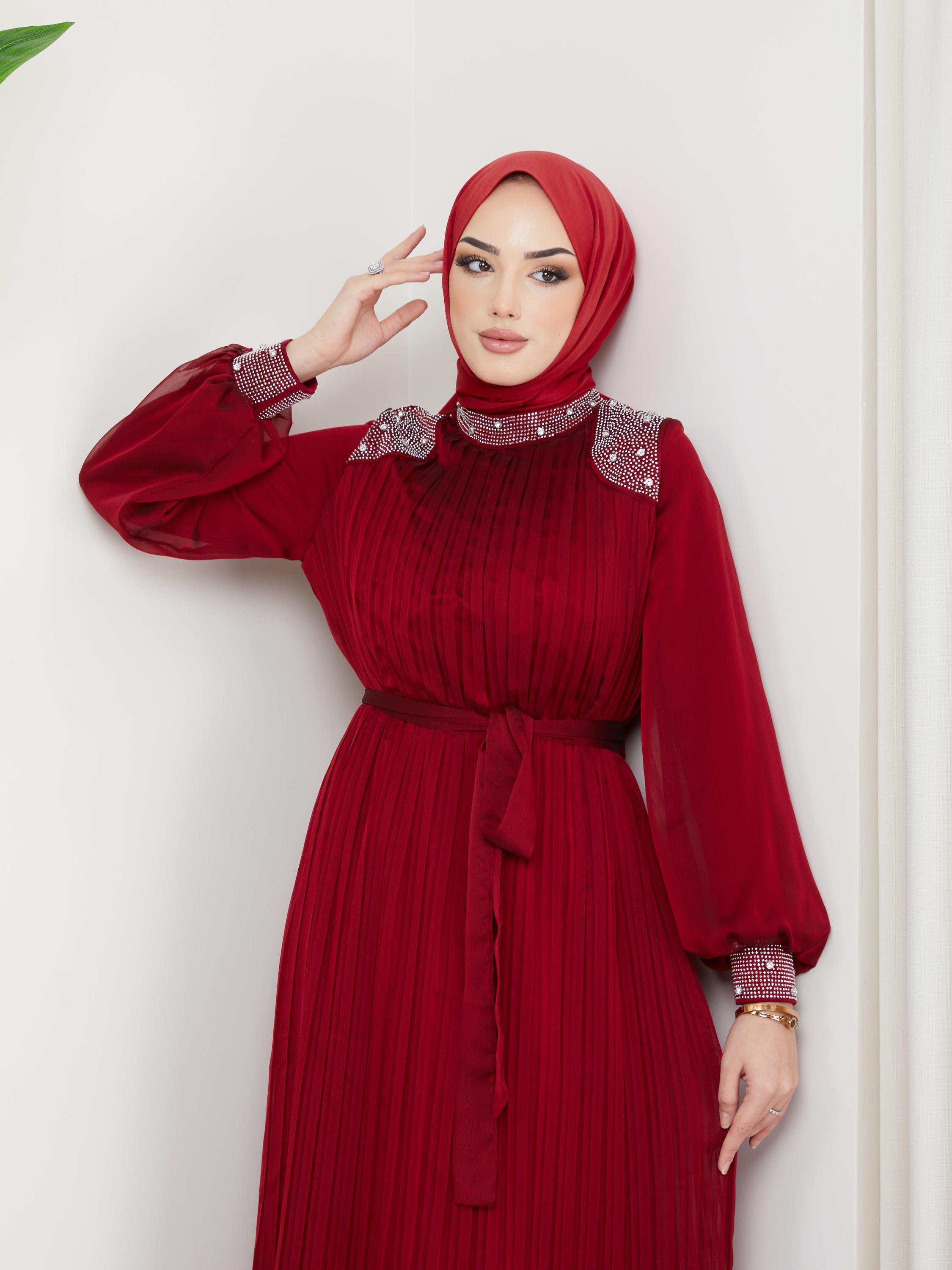 Tesettür Piliseli Taş ve İnci Süslemeli Şifon Abiye BordoHM4180