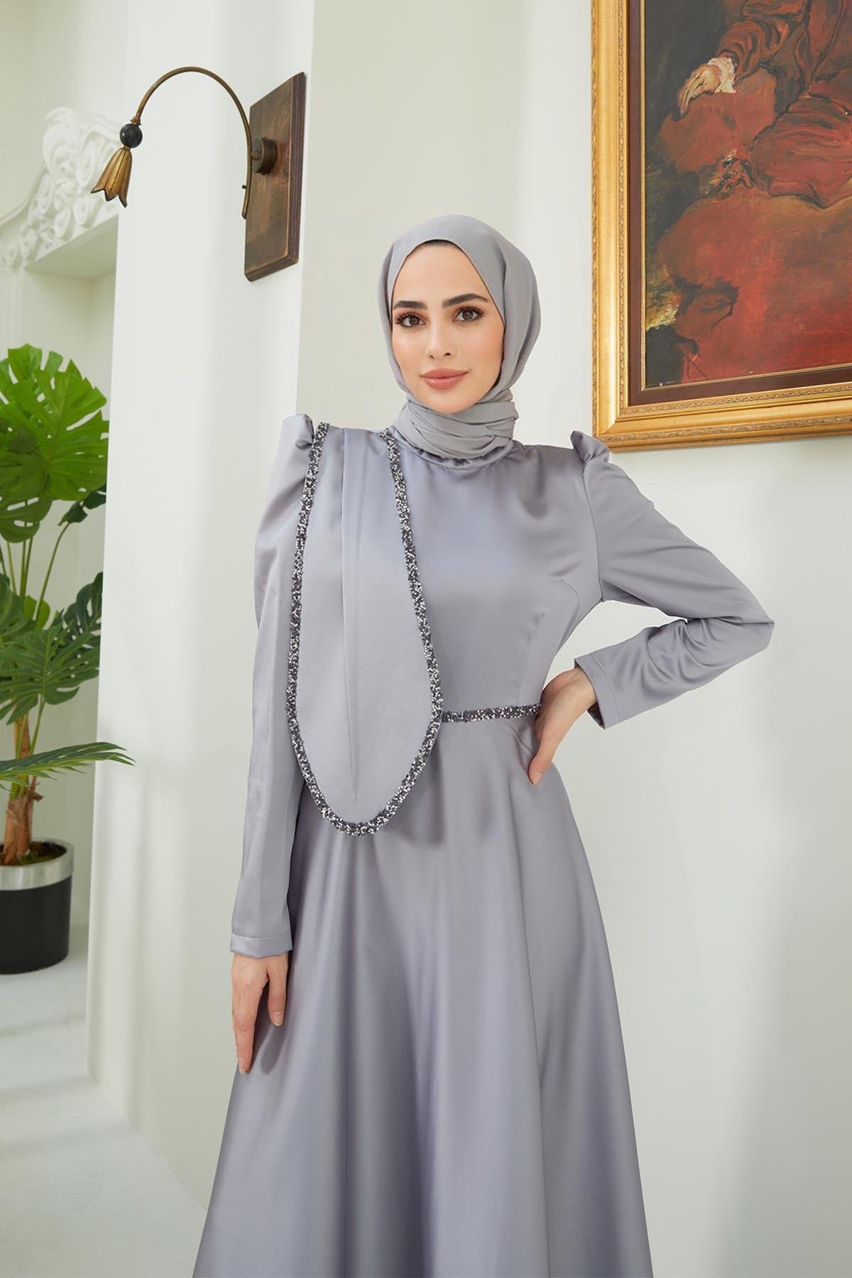 Tesettür Sare Yaprak Detaylı Taşlı Saten Abiye GümüşHM4130-1
