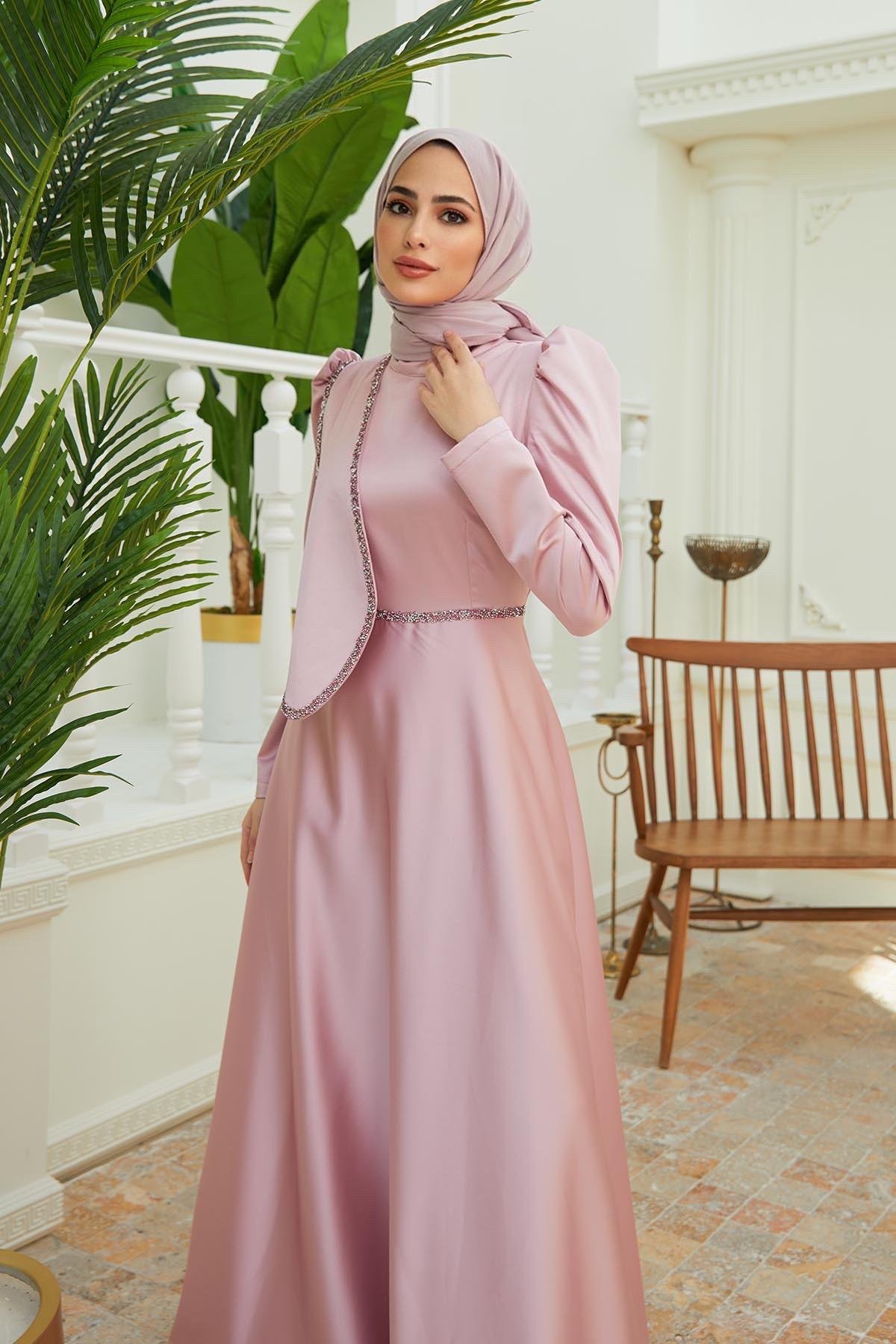 Tesettür Sare Yaprak Detaylı Taşlı Saten Abiye PudraHM4130-1