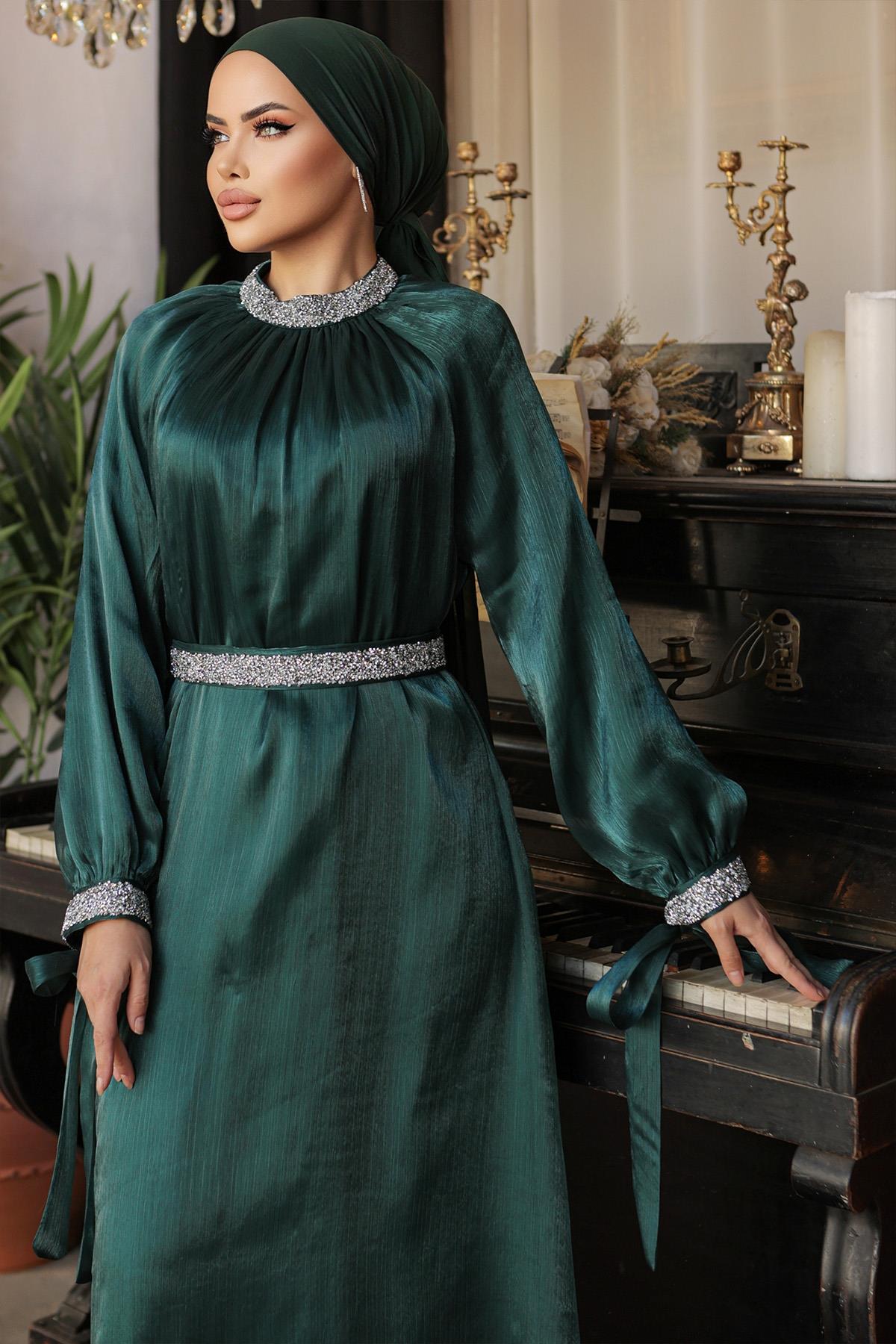 Tesettür Sarem Işıltı Taşlı Abiye Zümrüt YeşiliLP4203-1