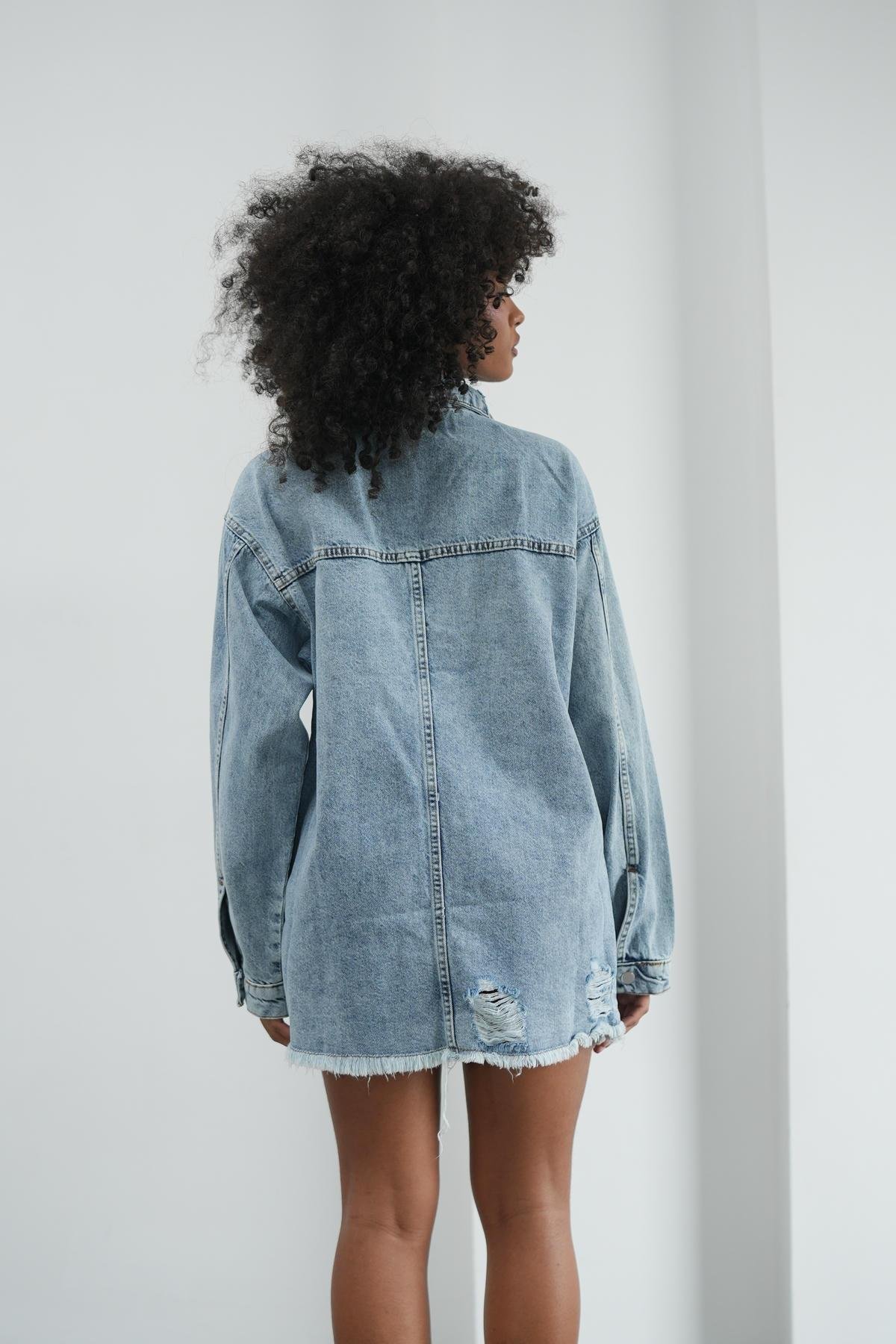 Yırtmaç Detaylı Oversize Mavi Kot CeketHM1329