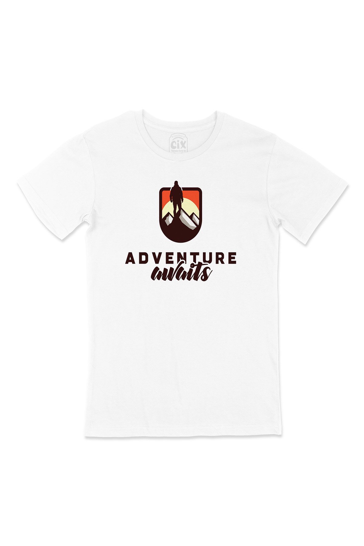 Adventure Awaits Tişört