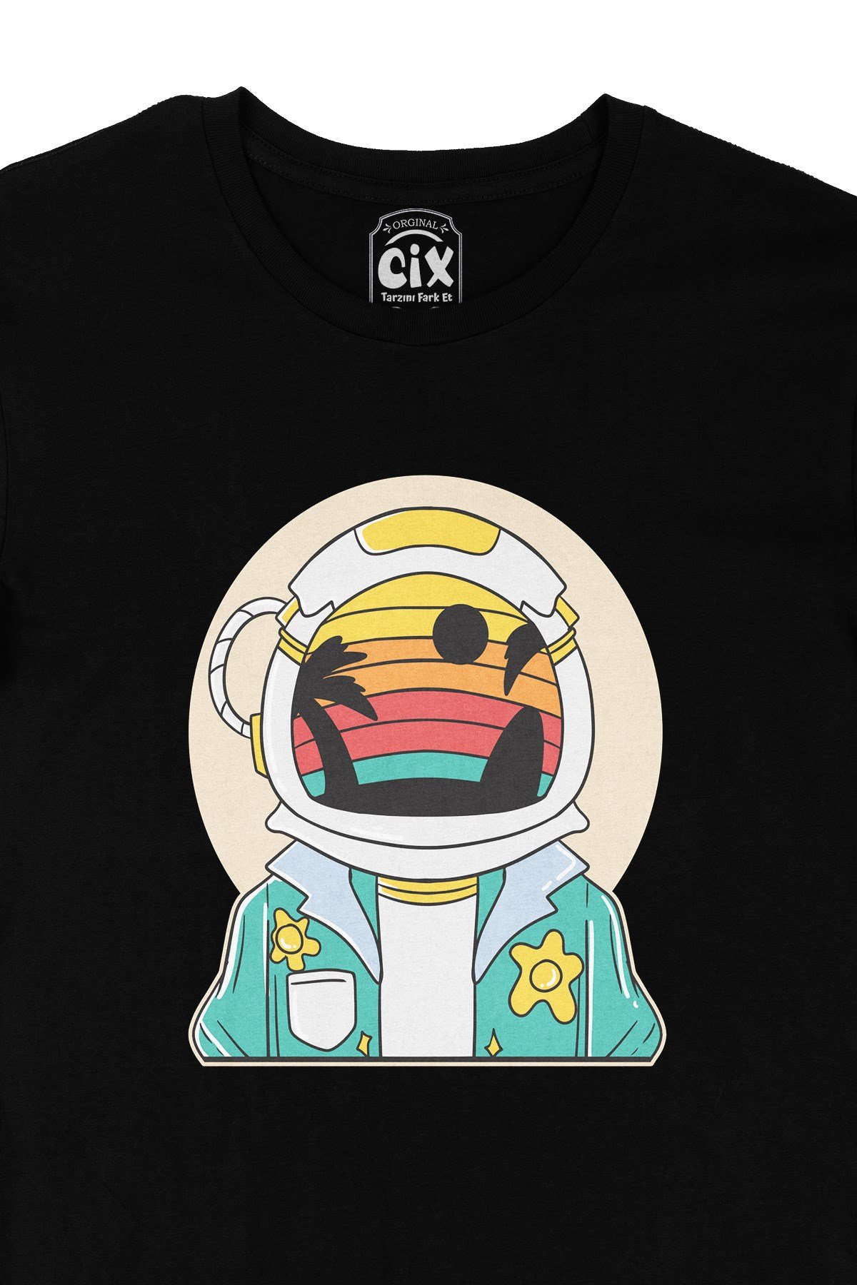 Astronot Uzayda Siyah Tişört