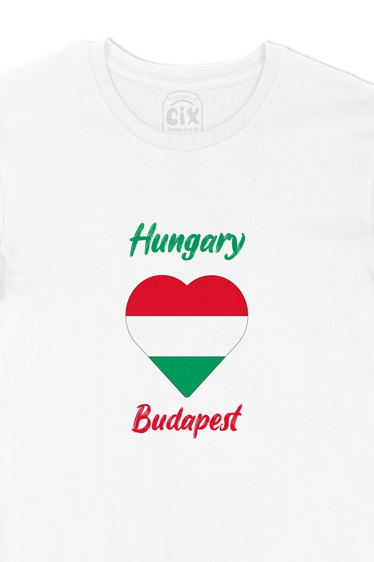 Budapeşte Macaristan Bayraklı Kalpli Tişört