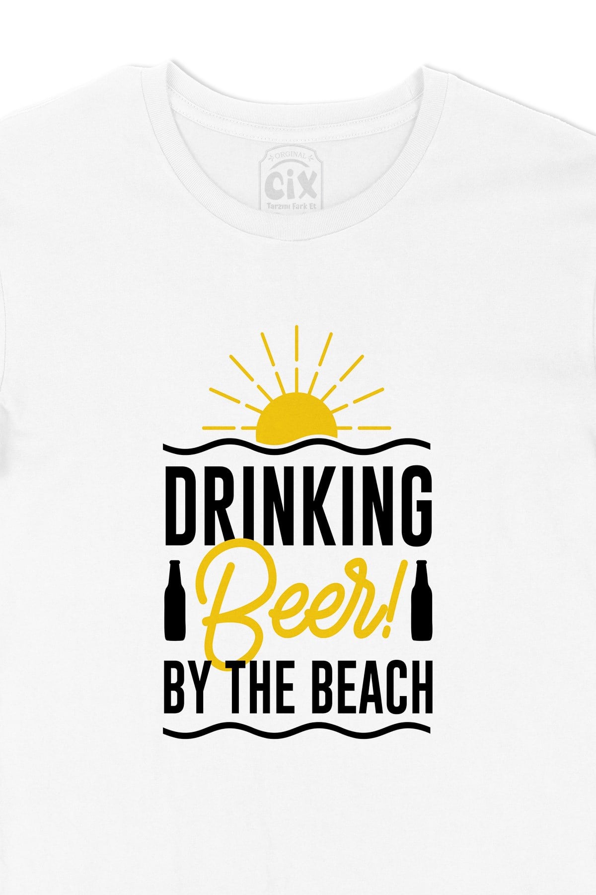 Drinking Beer Tişört