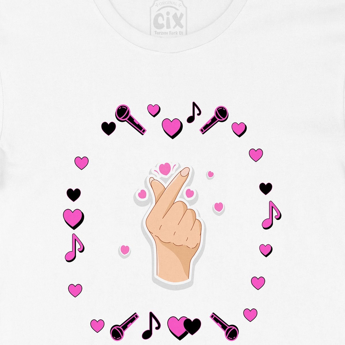K Pop Parmak Kalp Tişört