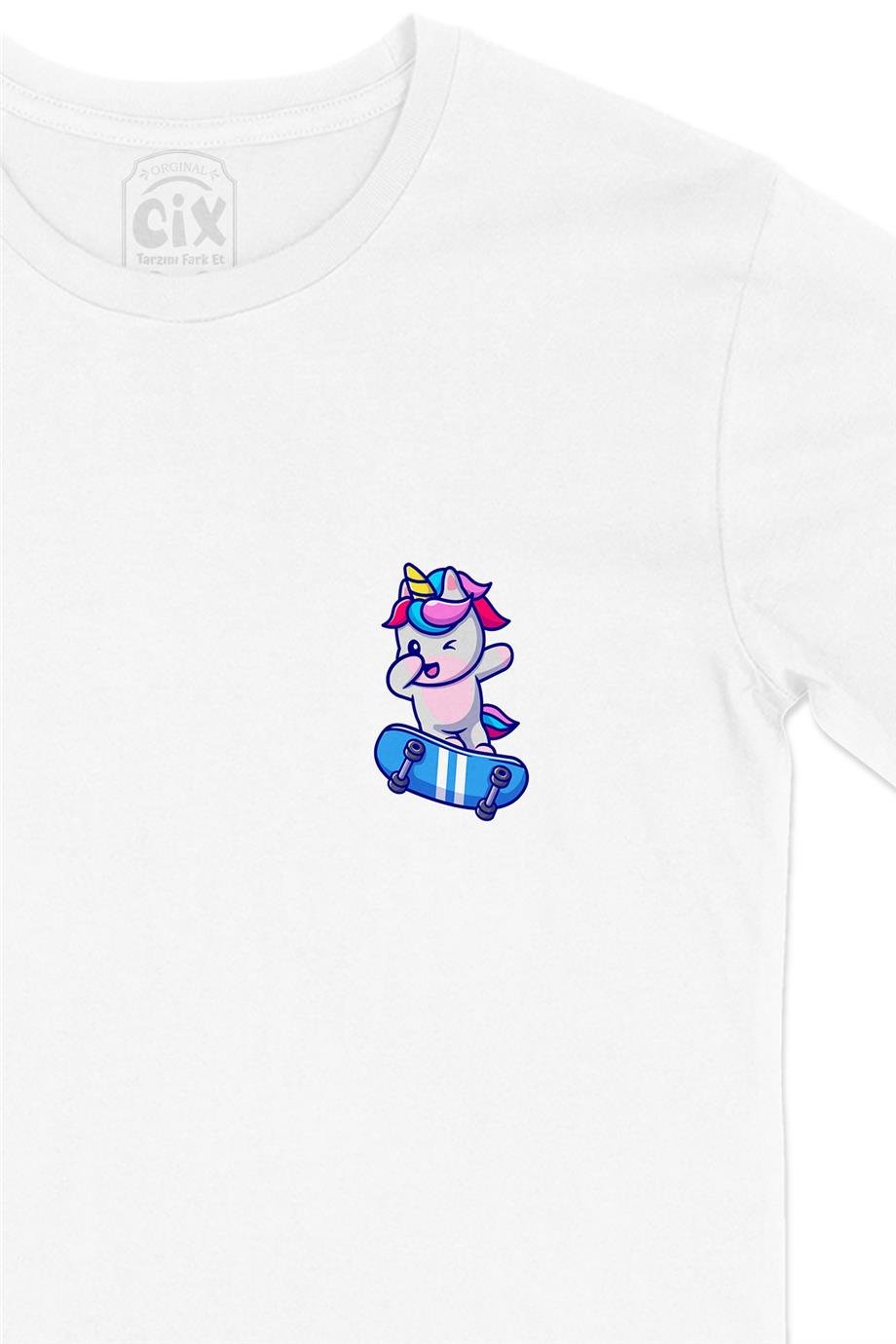 Kaykaylı Unicorn Cep Tasarım Baskılı Beyaz Tişört