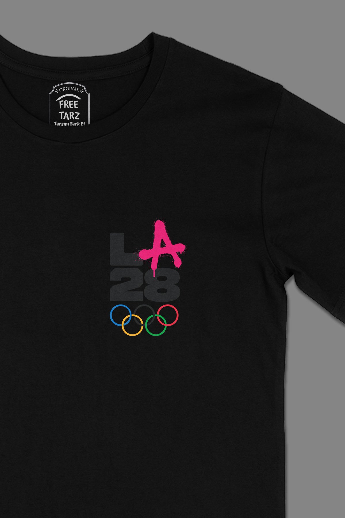 Los Angeles 2028 Olimpiyat Cep Tasarımlı Siyah Tişört Los Angeles 2028 Olimpiyat Cep Tasarımlı Siyah Tişört - Ücretsiz Kargo