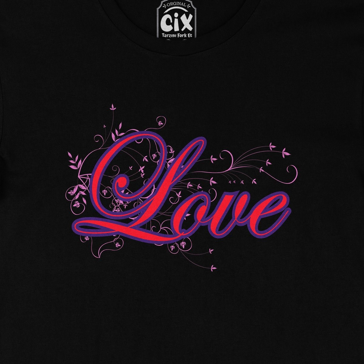 Love Yazılı Siyah Tişört