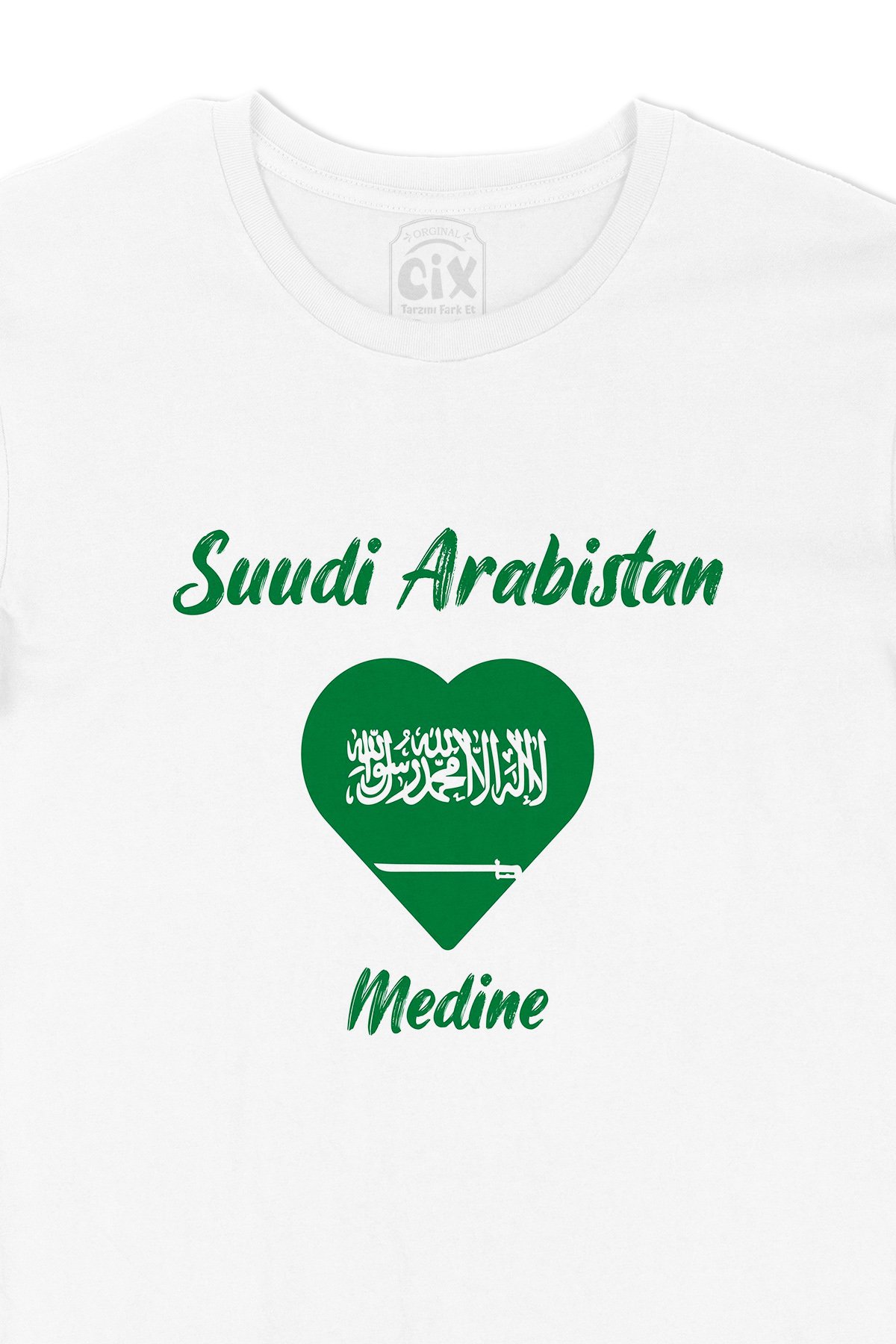 Medine Suudi Arabistan Bayraklı Kalpli Tişört