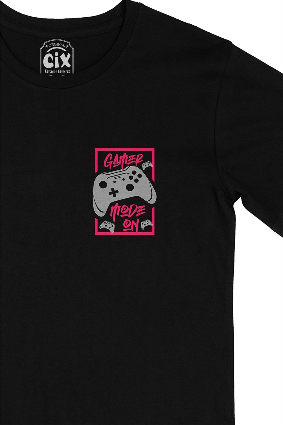 Pembe Gamer Mode On Cep Logo Tasarımlı Siyah Tişört