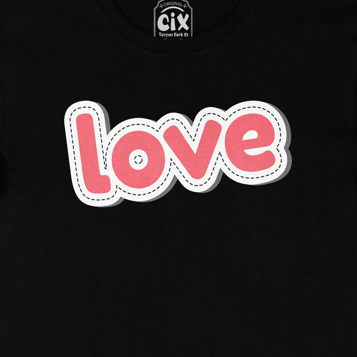 Pembe Love Yazılı Siyah Tişört