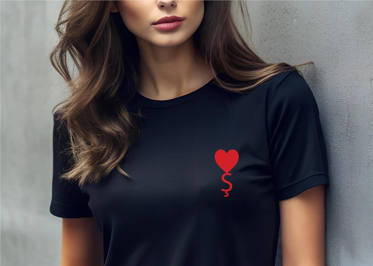 Ş Harf Baskılı Kalpli Boyfriend Siyah Tişört Ş Harf Baskılı Kalpli Boyfriend Siyah Tişört - Ücretsiz Kargo