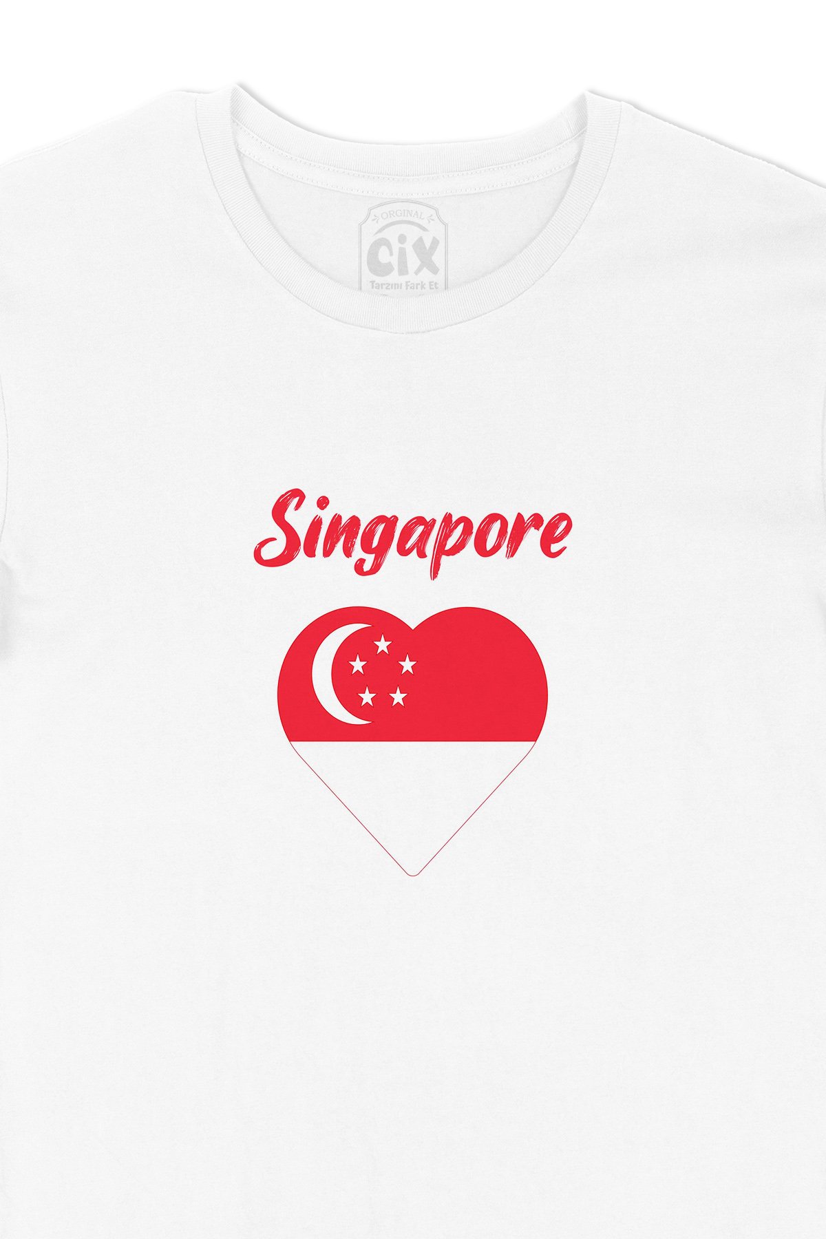 Singapur Bayraklı Kalpli Tişört