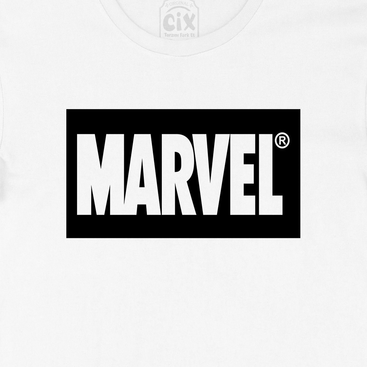 Siyah Marvel Logolu Tişört