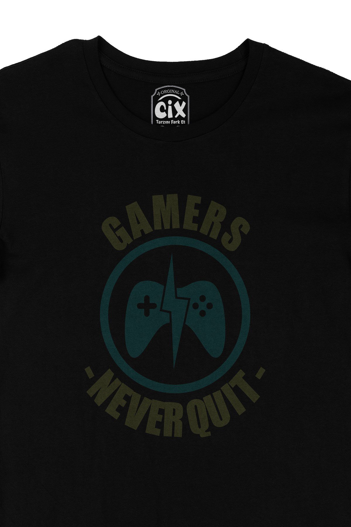 Yeşil Gamers Never Quit Siyah Tişört