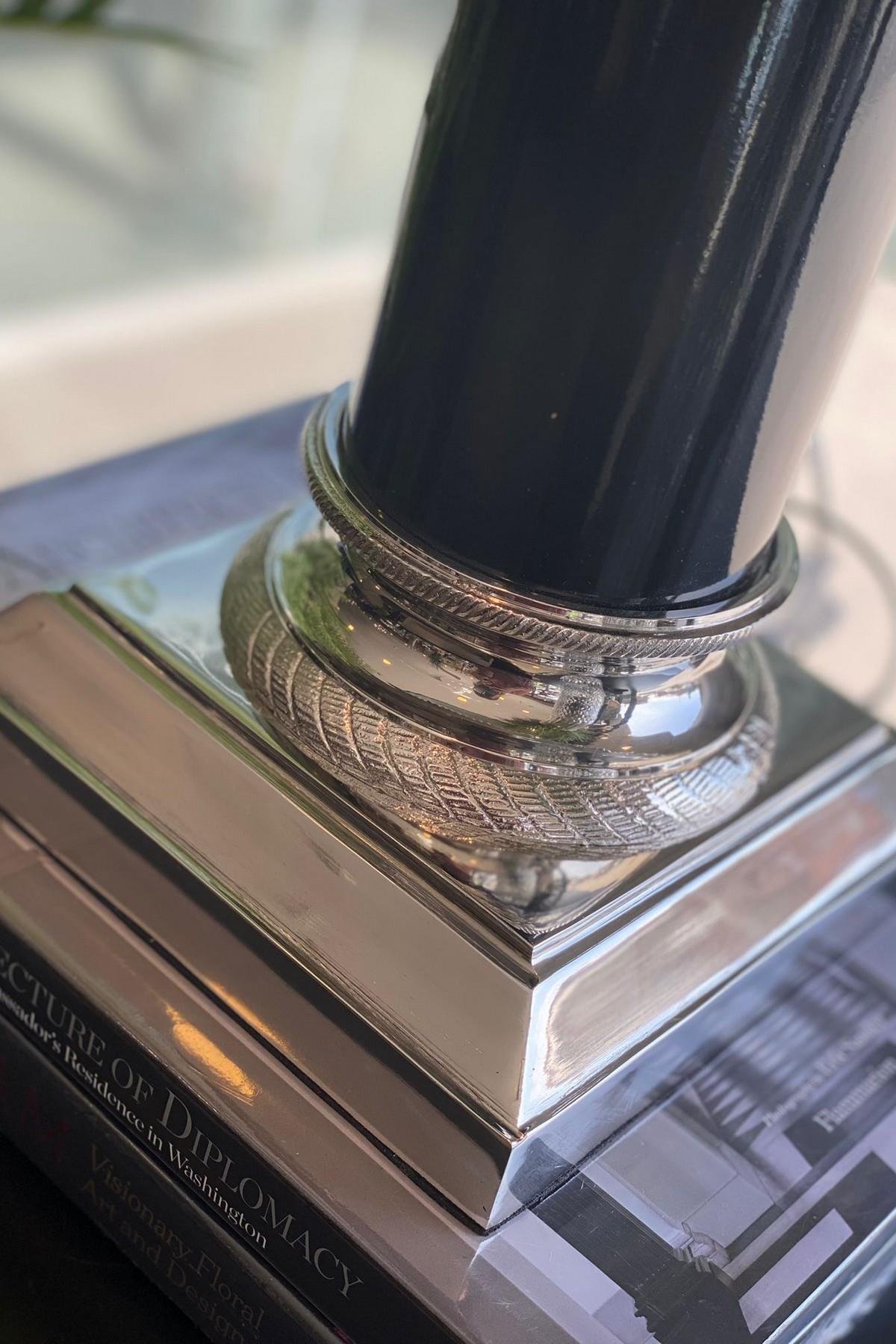 Siyah Gümüş Şapkalı Masa Lambası