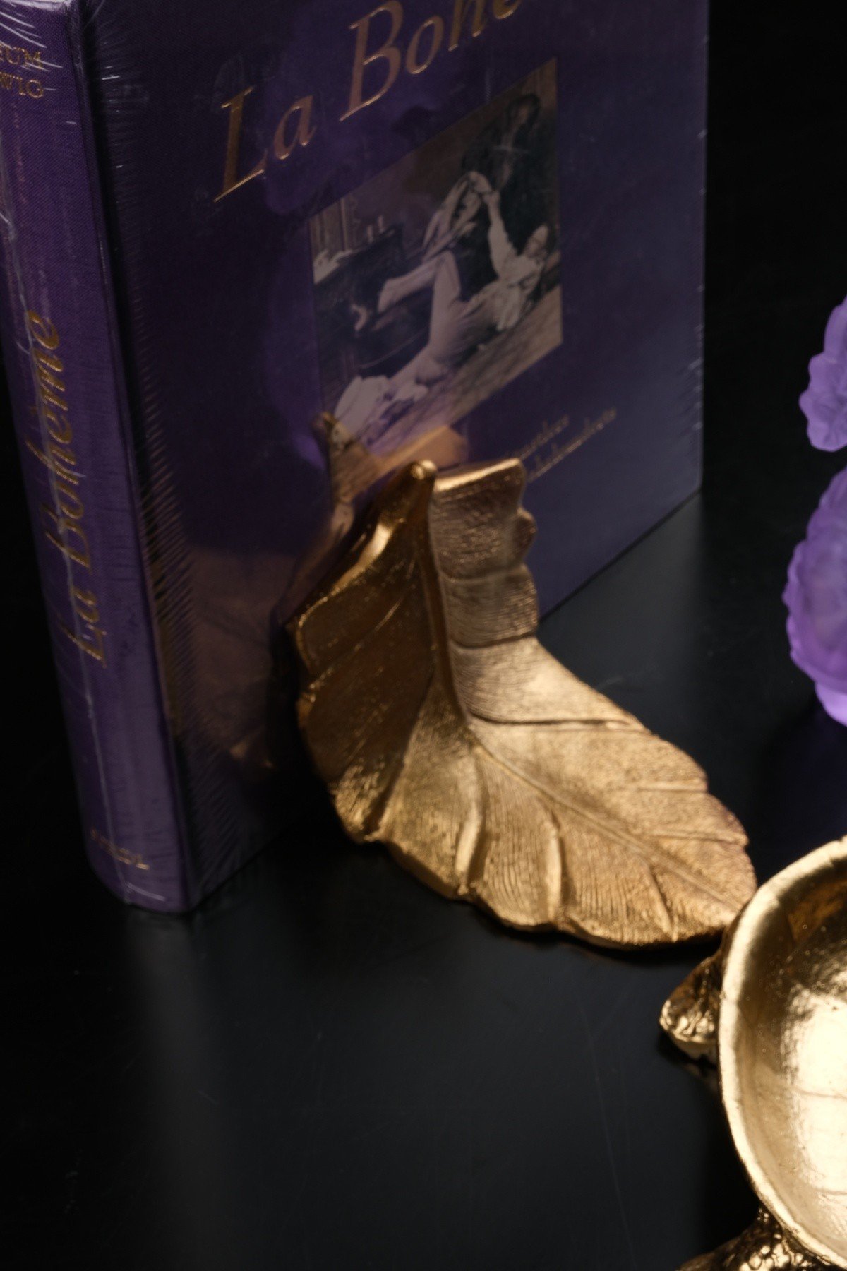 Yapraklı Kitap Tutacağı