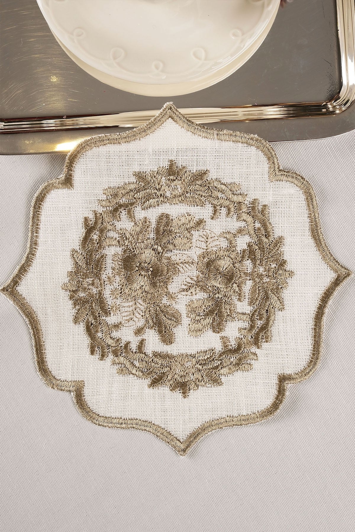 Yoğun Nakışlı Kokteyl Peçete 15X15 Cm Vizon