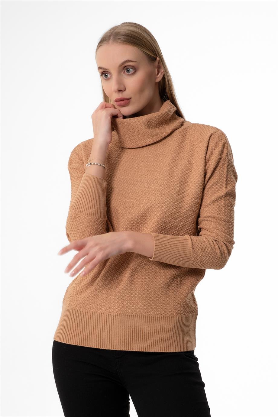 DEGAJE YAKA T KOL KARAMEL BASİC BAYAN KAZAK 