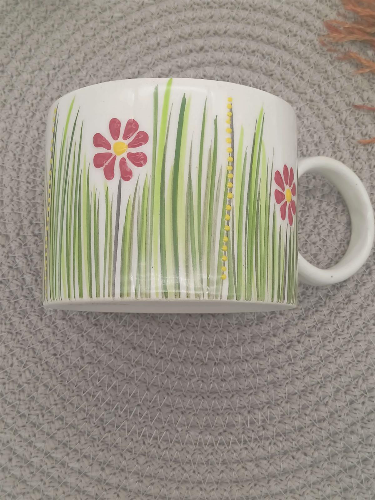 trenducuzlukSeramik Duble Kahve Fincanı Mug Nescafe fincan Kırmizi CicekliKütahyaseramikSeramik Duble Kahve Fincanı Mug Nescafe fincan Kırmizi Cicekli