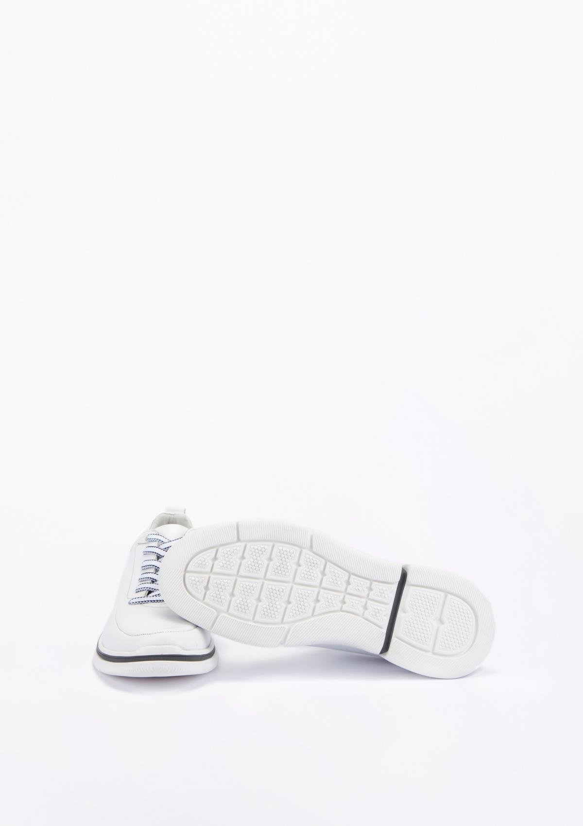 Uygun fiyatlı Erkek modeli Yeşil Kundura O12 152-21115 Erkek Beyaz Deri Ayakkabı