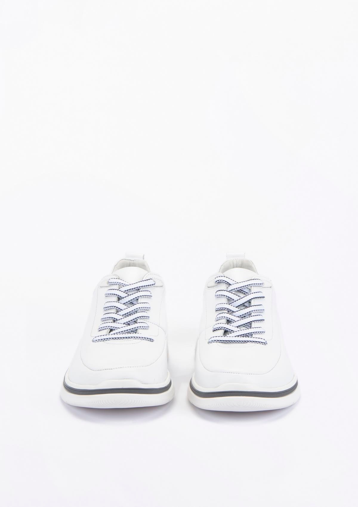 Uygun fiyatlı Erkek modeli Yeşil Kundura O12 152-21115 Erkek Beyaz Deri Ayakkabı