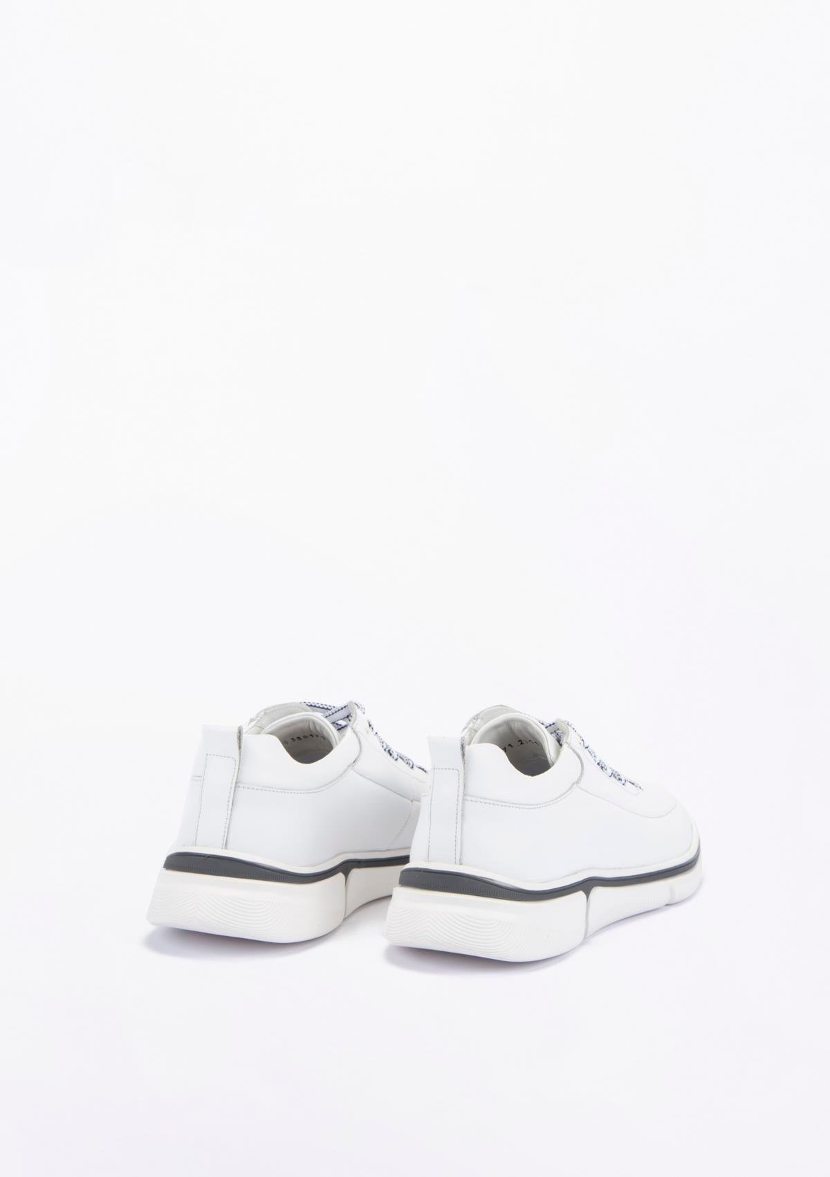 Uygun fiyatlı Erkek modeli Yeşil Kundura O12 152-21115 Erkek Beyaz Deri Ayakkabı