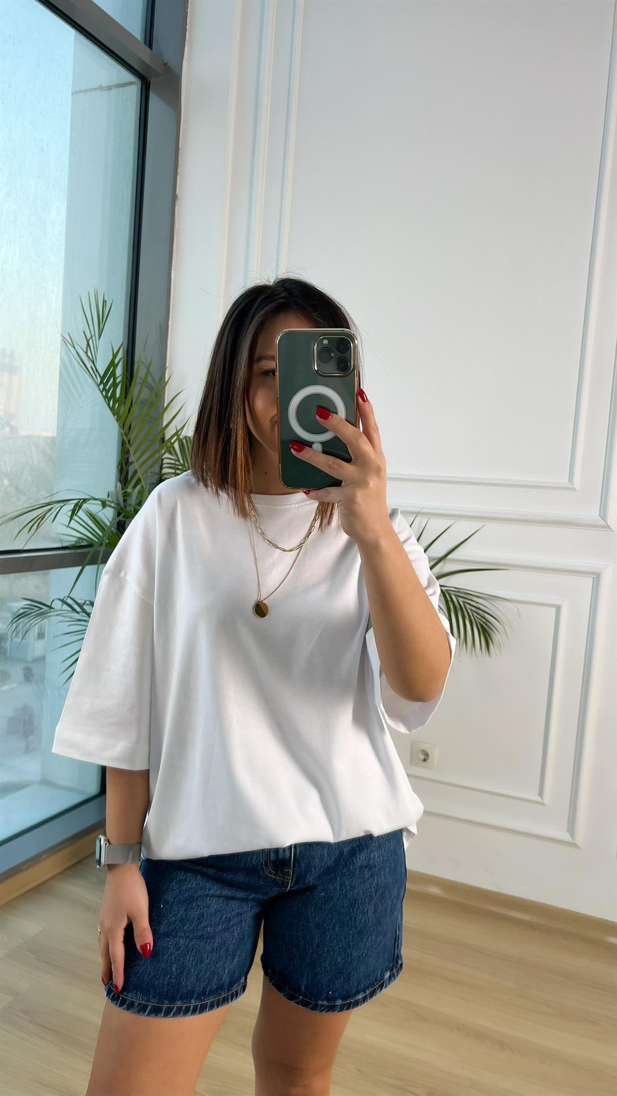 Beyaz Bisiklet Yaka Oversize Tişört