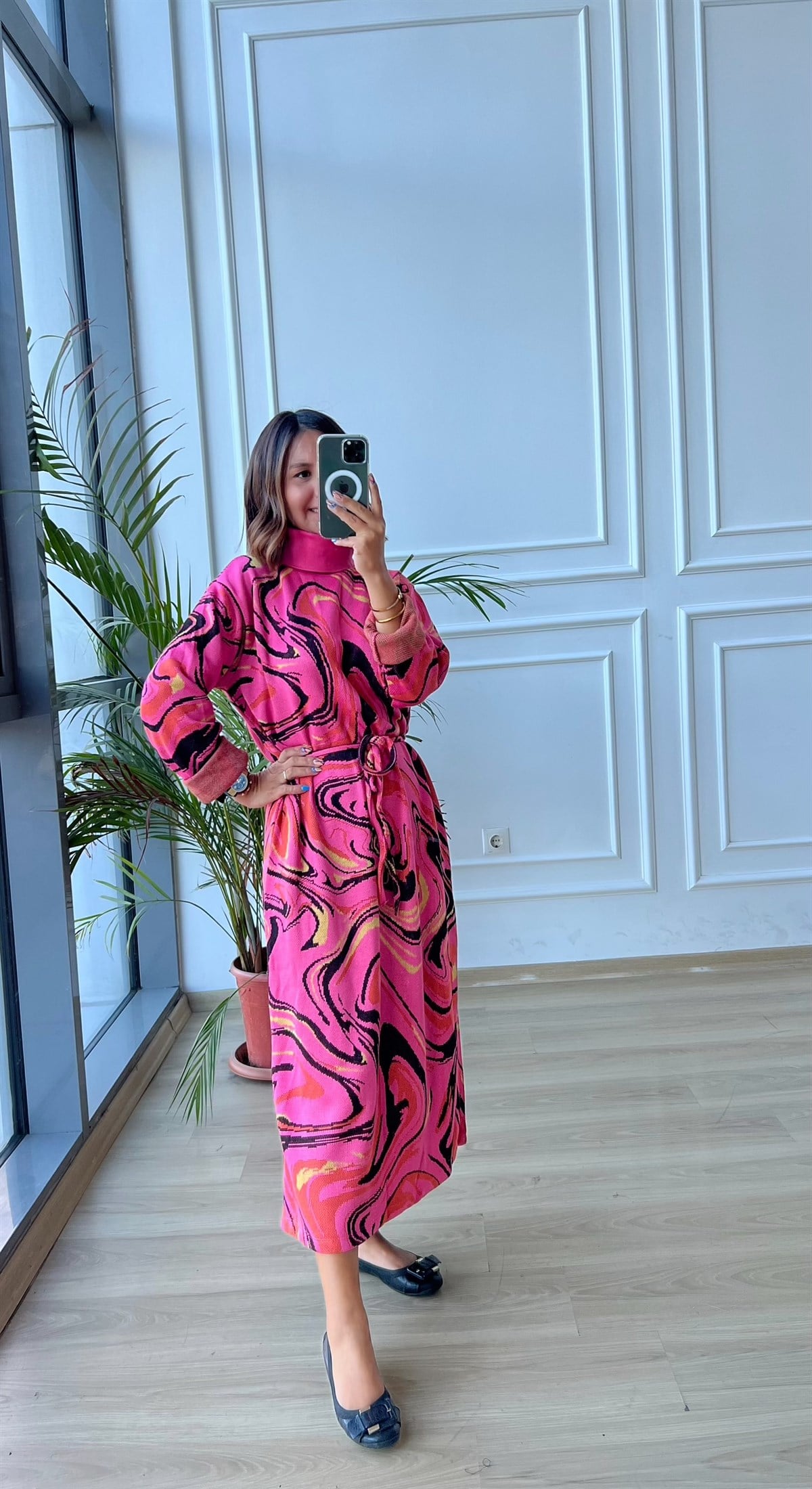 Boğazlı Pembe Desenli Elbise