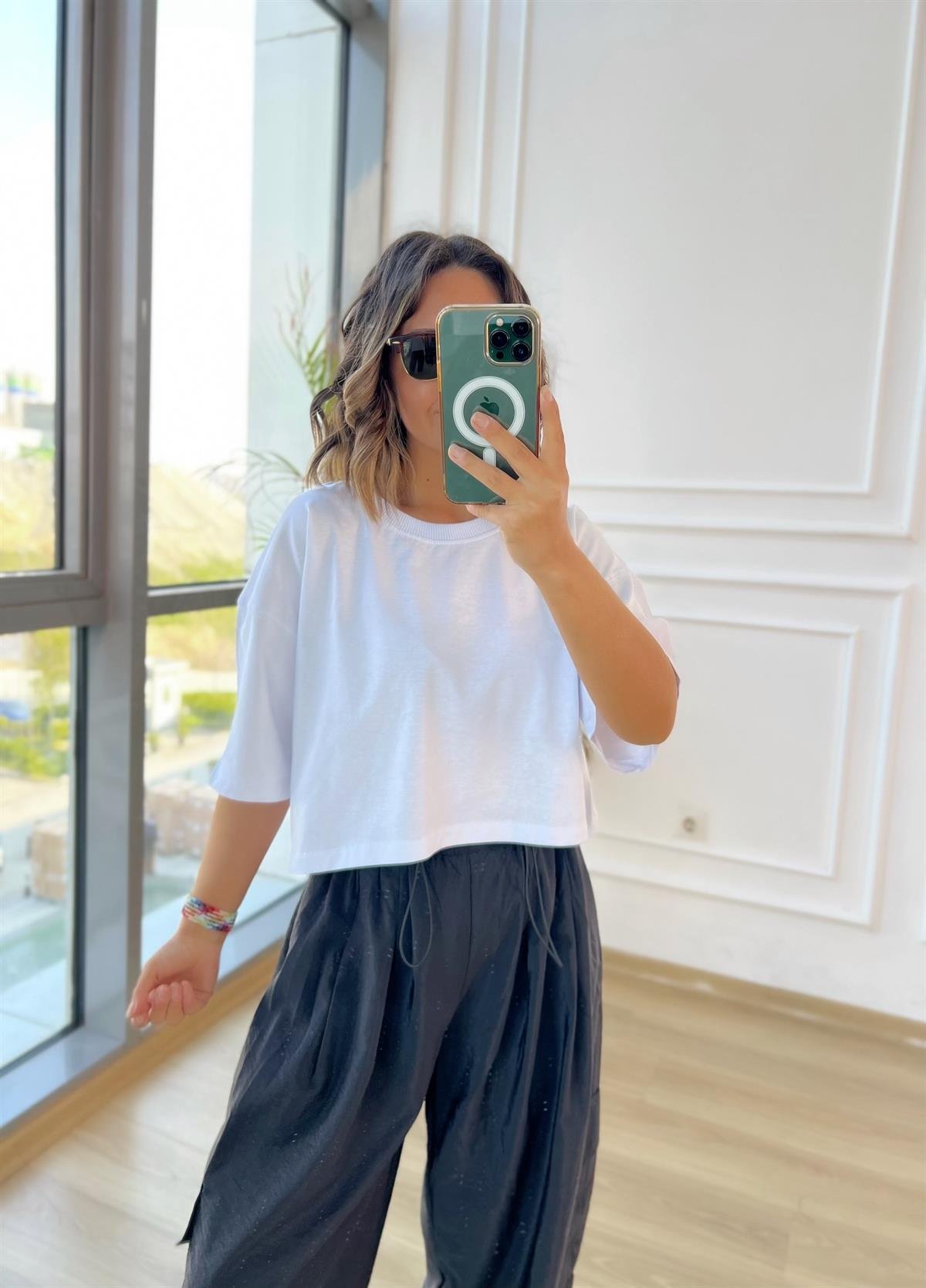 crop beyaz