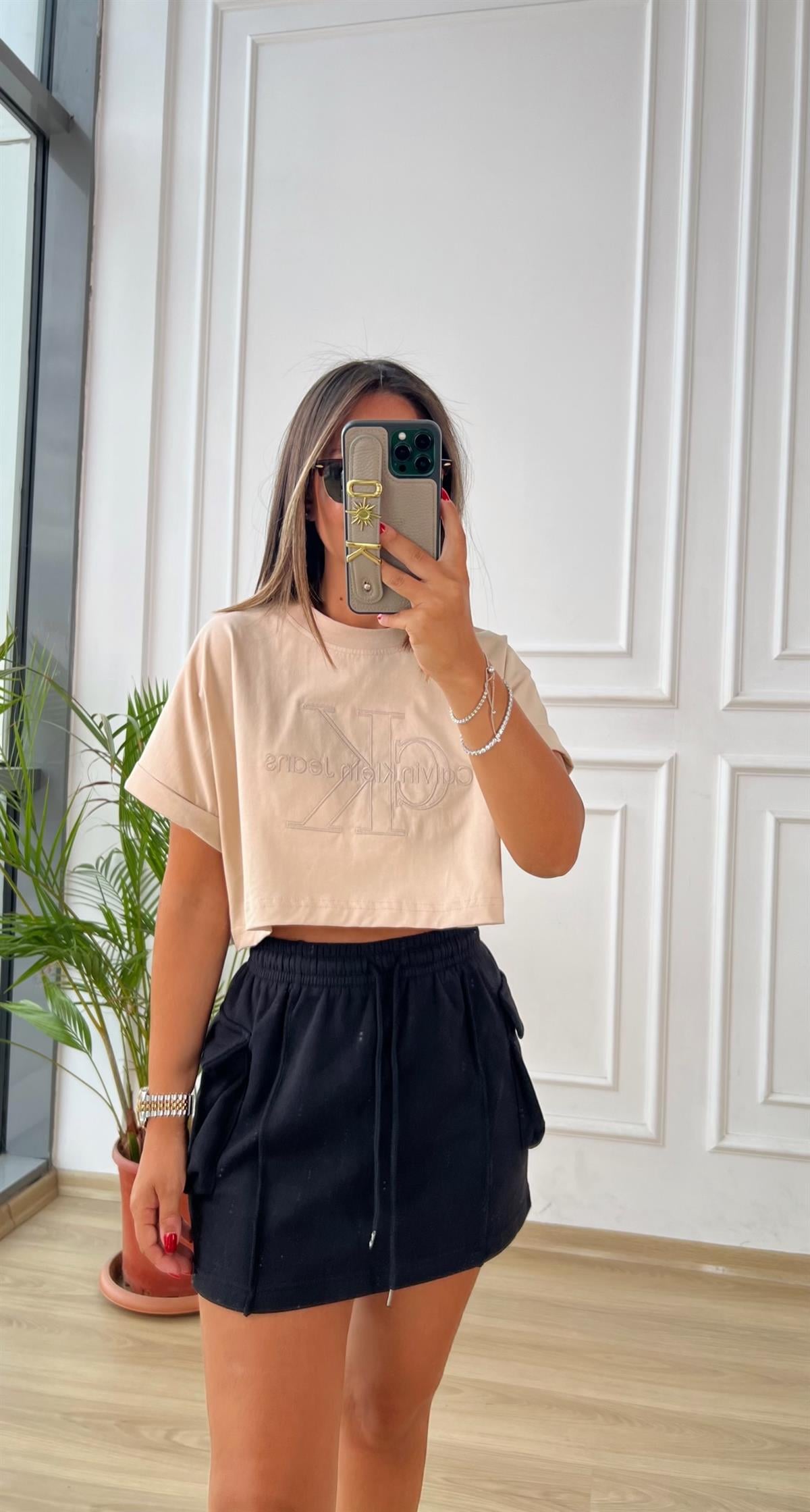 Duble Kol Bej Crop Tişört