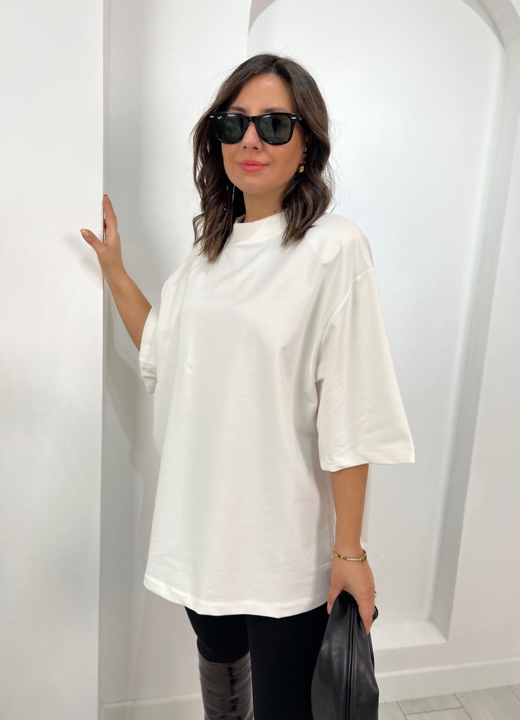 Ekru Vatkalı Fakir Kol Basic Tişhört