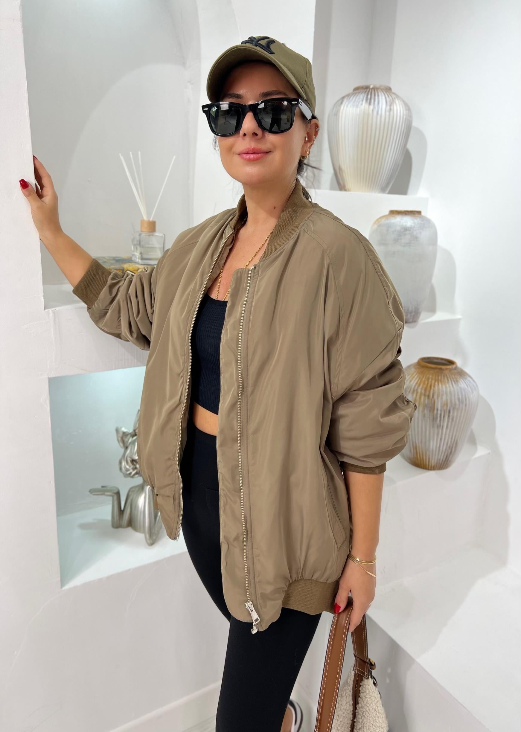 Haki Bamber Oversize Mont