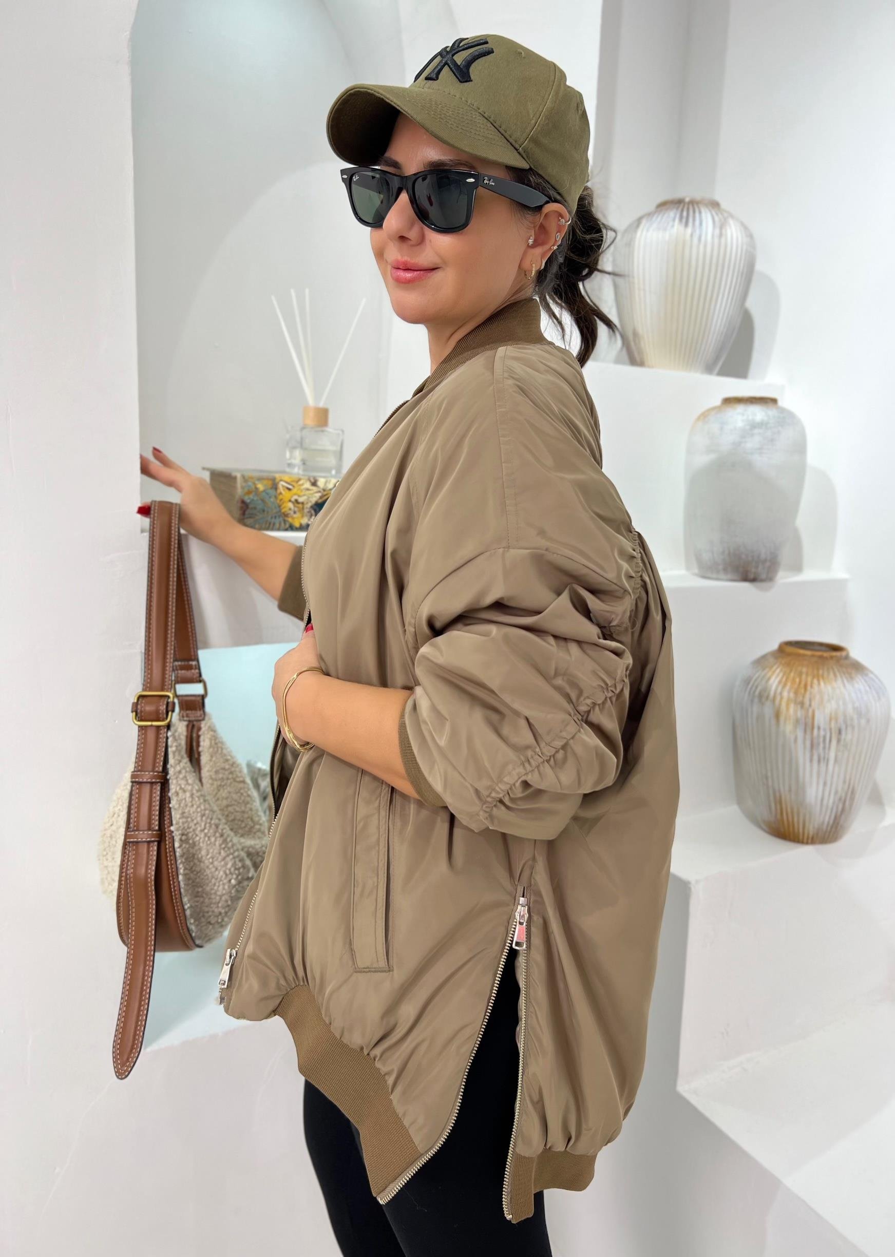 Haki Bamber Oversize Mont