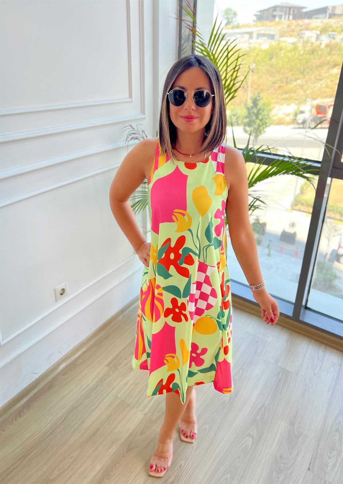 Halter Yaka Desenli Kloş Elbise