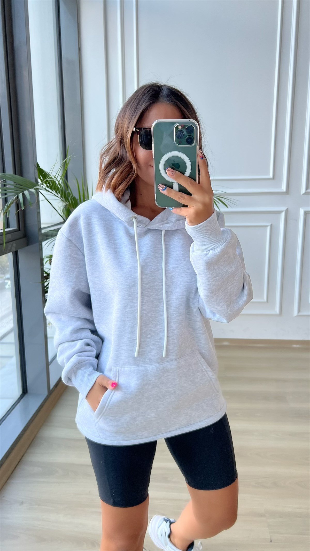 Kapişonlu Gri Şardonlu Sweat