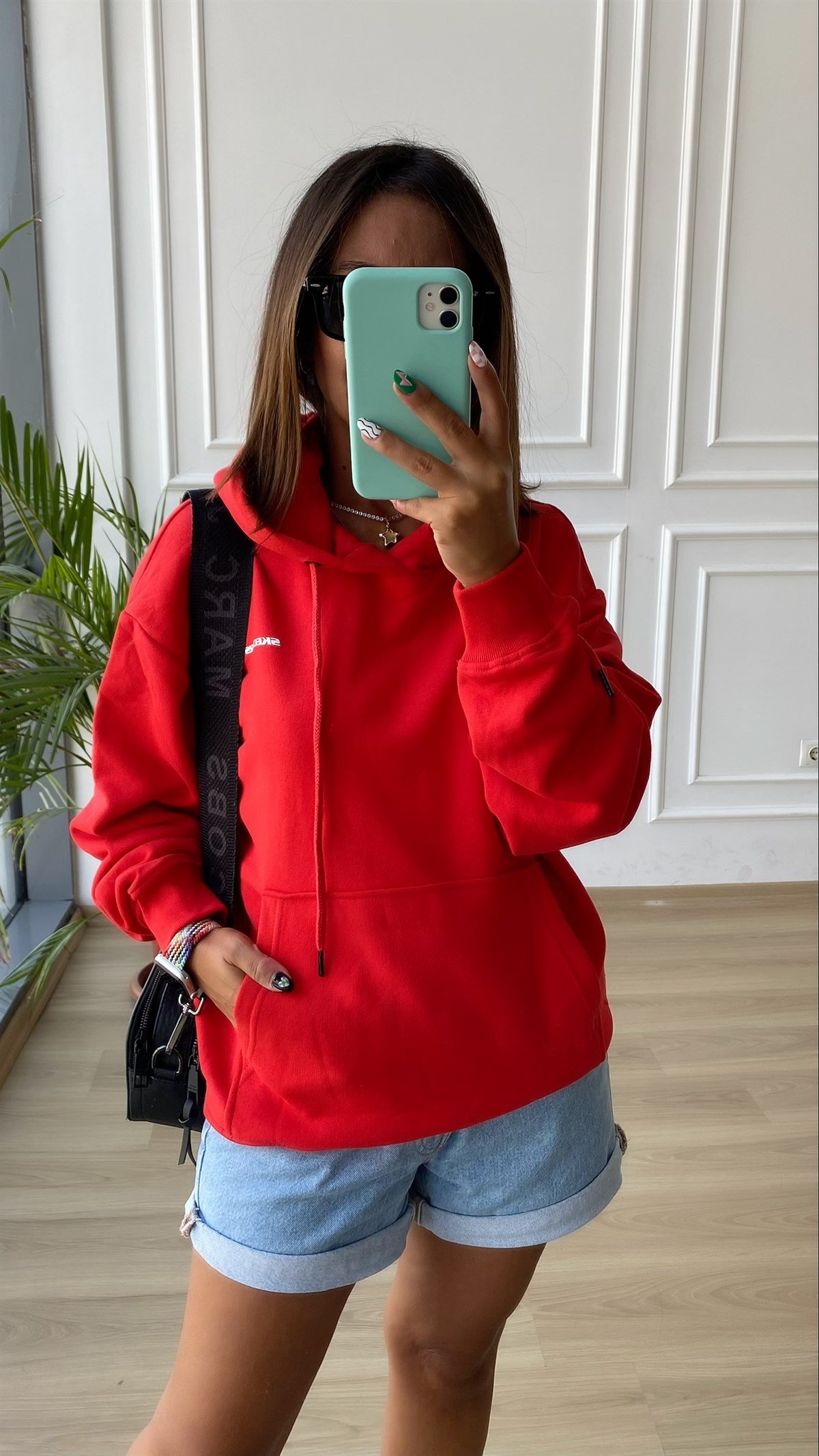 Kırmızı Kanguru Cepli Şardonlu Sweat