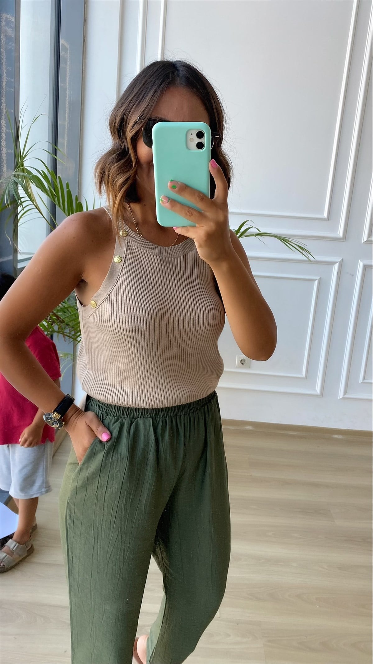 Krem Askılı Düğmeli Triko Bluz