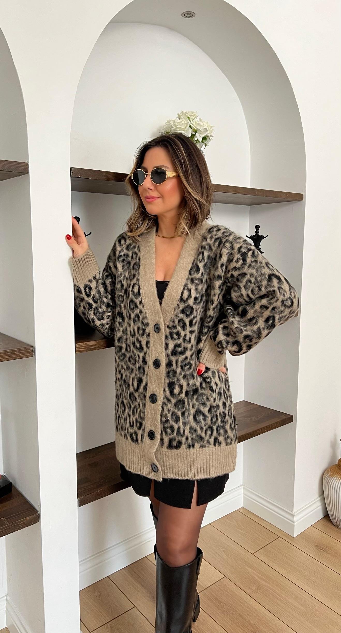 Leopar Desenli Düğmeli Hırka