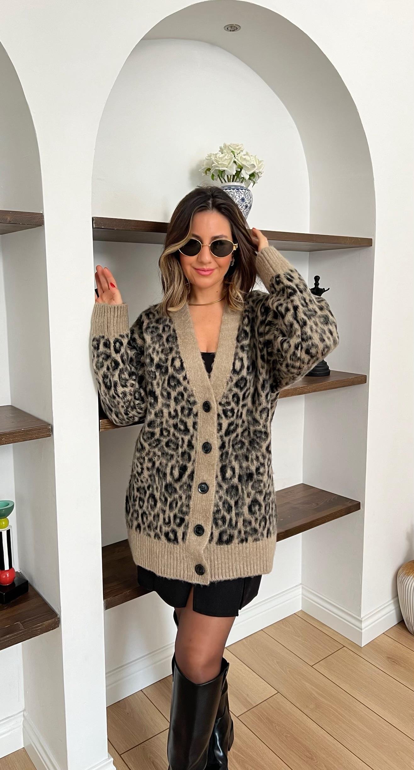 Leopar Desenli Düğmeli Hırka