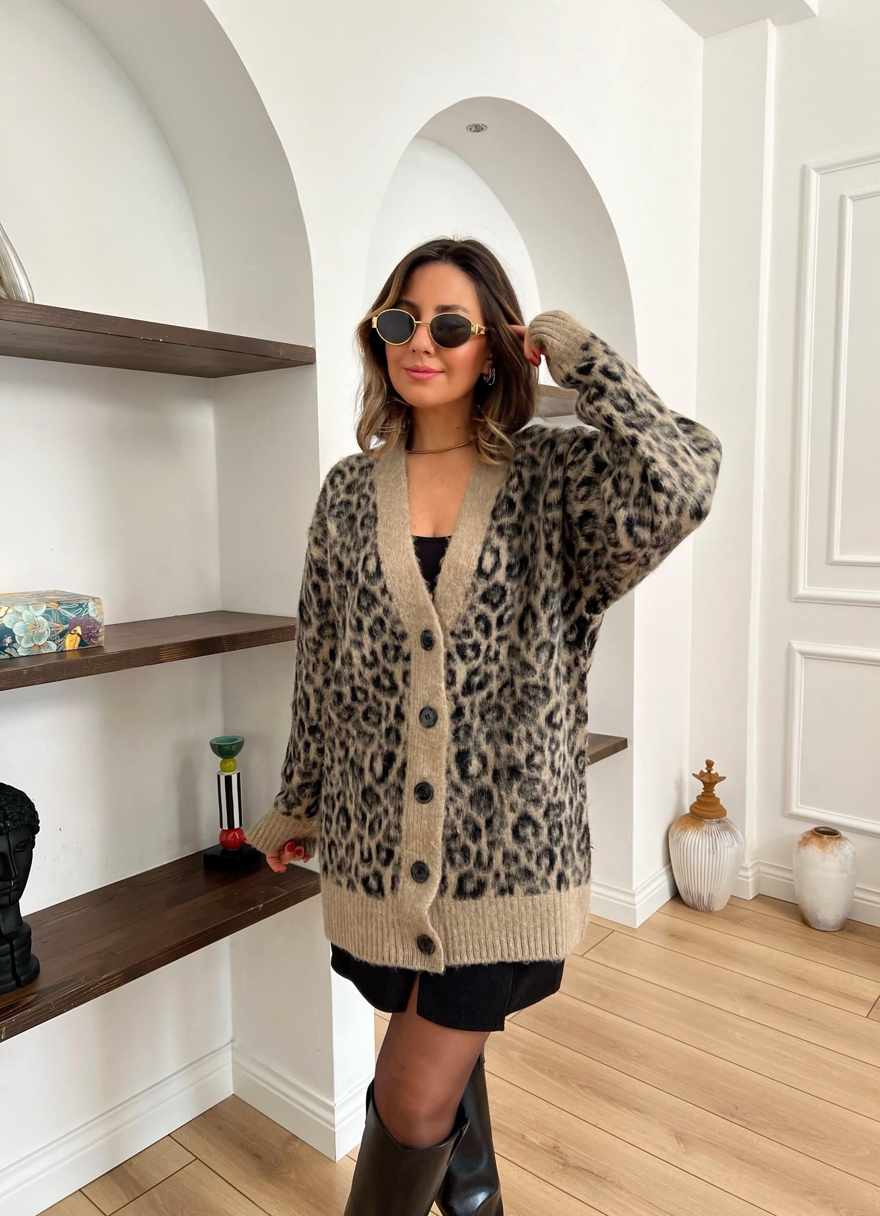 Leopar Desenli Düğmeli Hırka