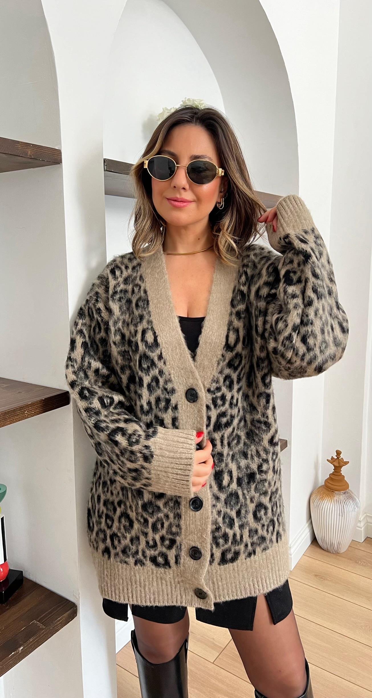 Leopar Desenli Düğmeli Hırka