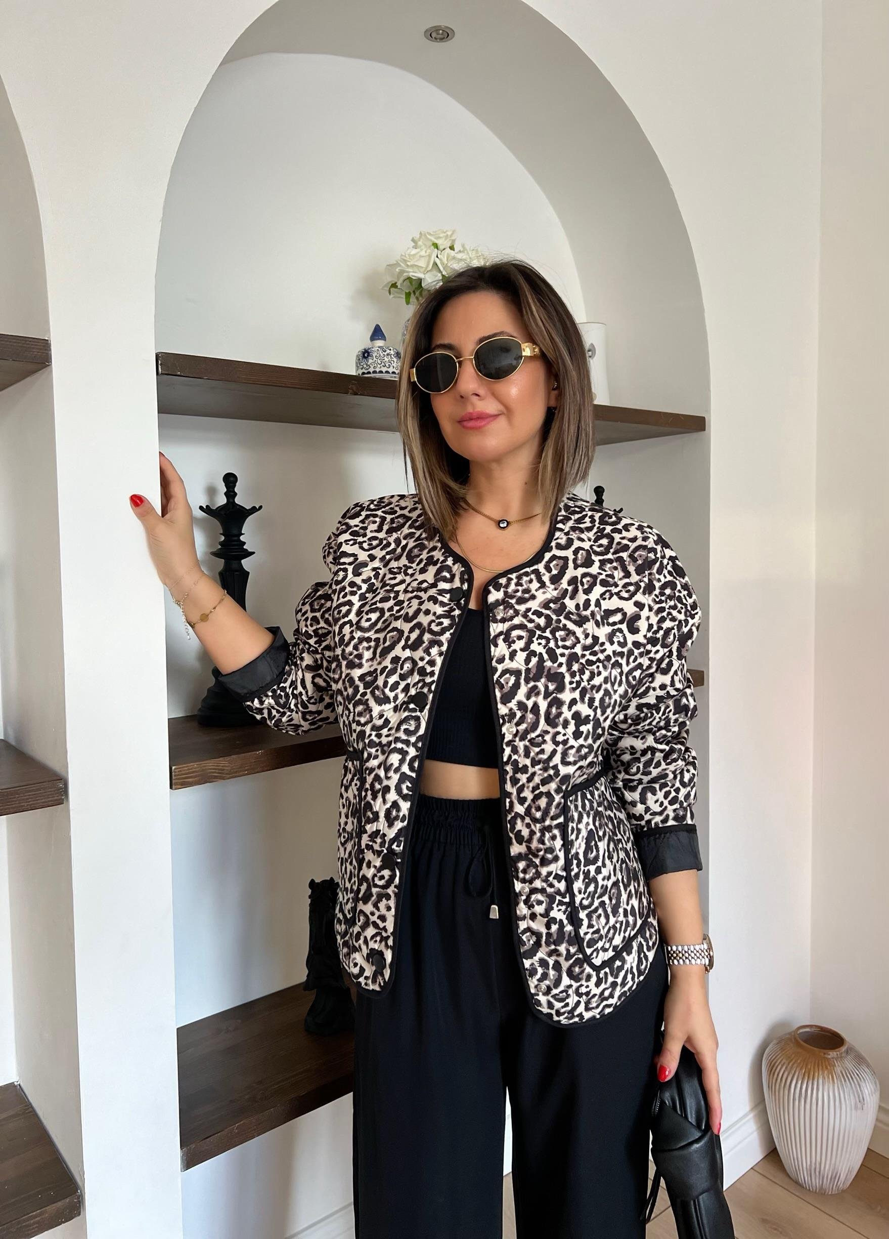 Leopar Desenli Kapitone Ceket