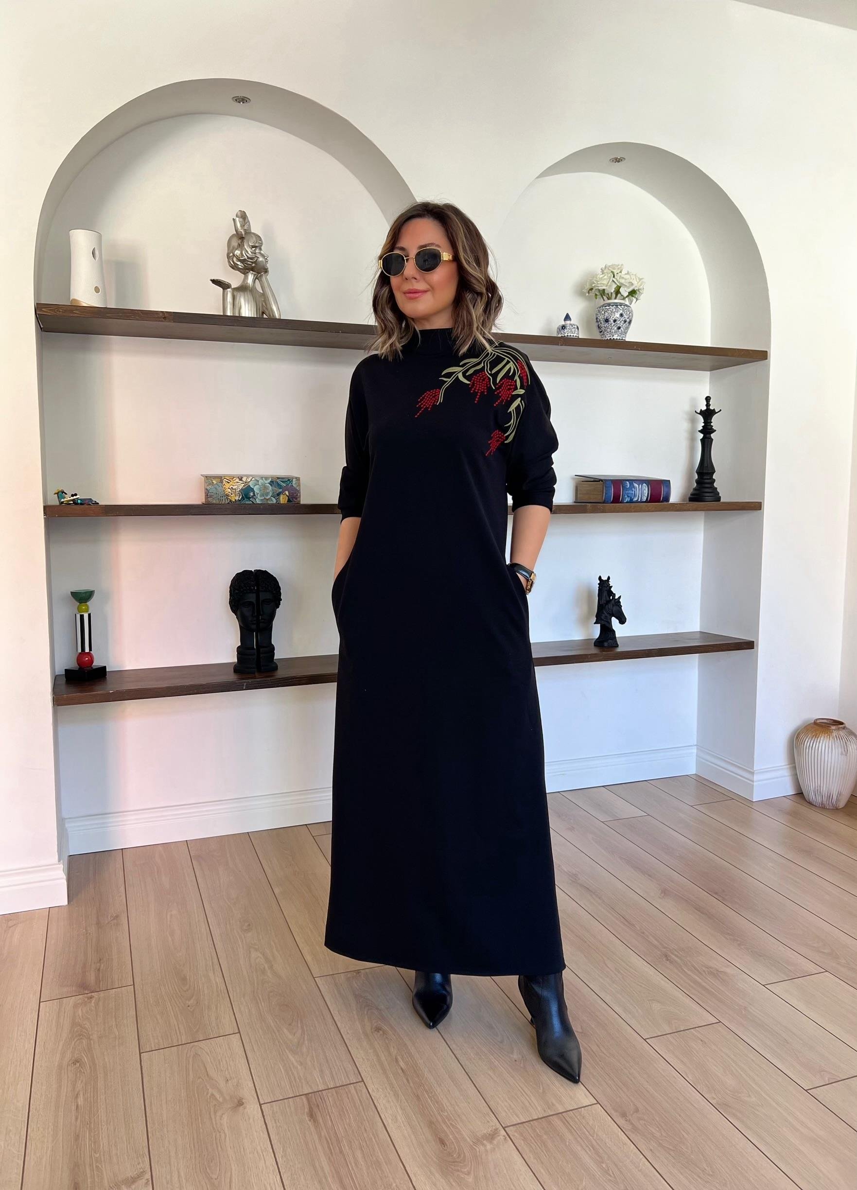 Ms Nakış Detaylı Siyah Elbise