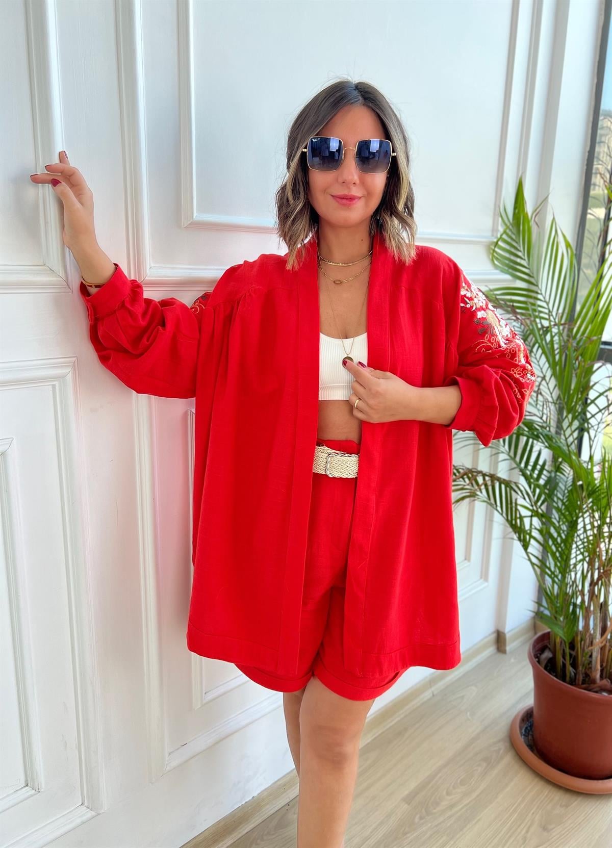 Nakış İşlemeli Kırmızı Kimono