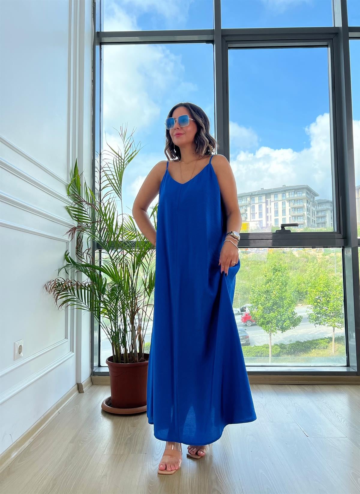 Saks Mavisi Askılı Tensel Elbise