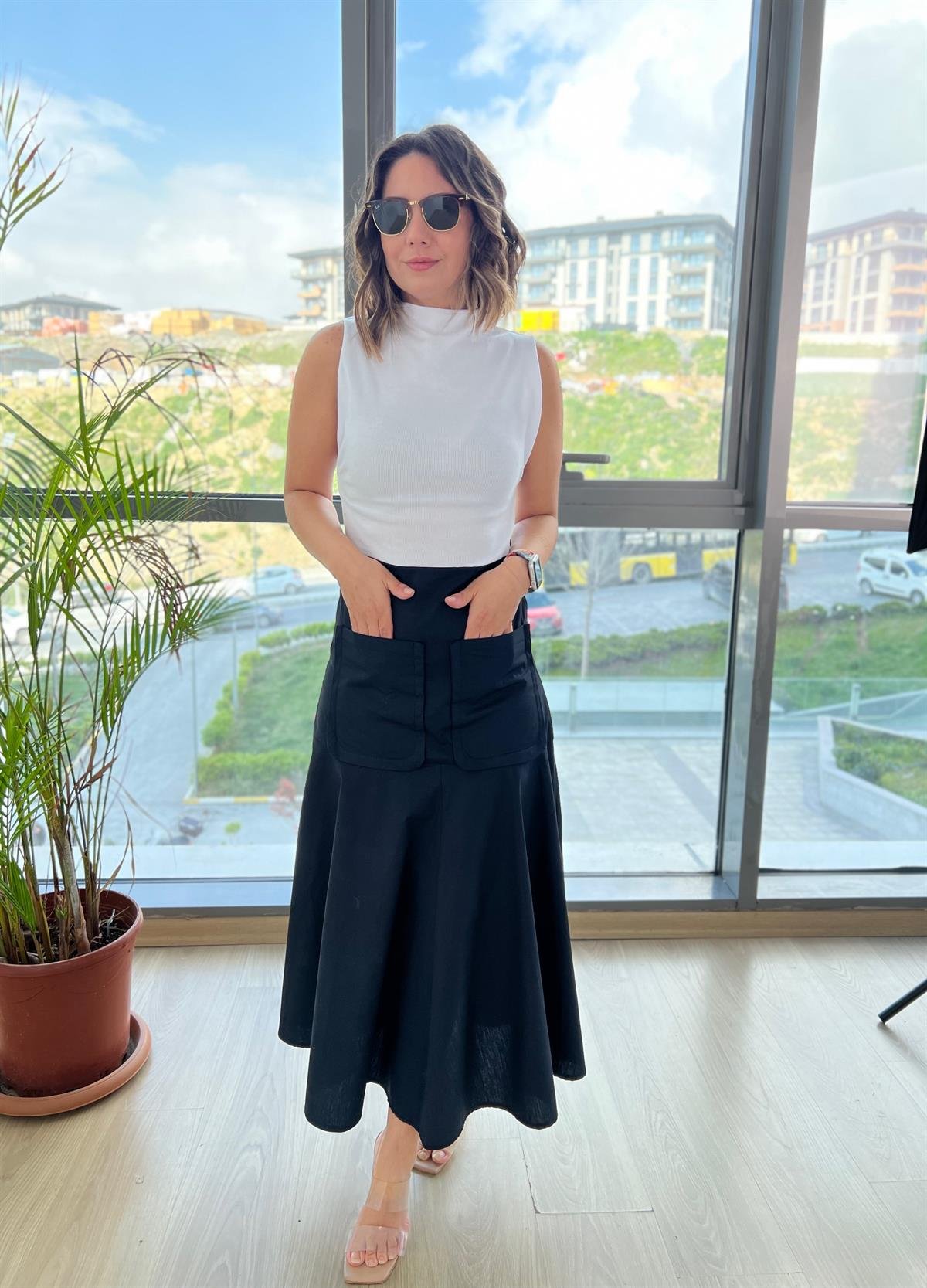 Siyah Beyaz Cepli Elbise