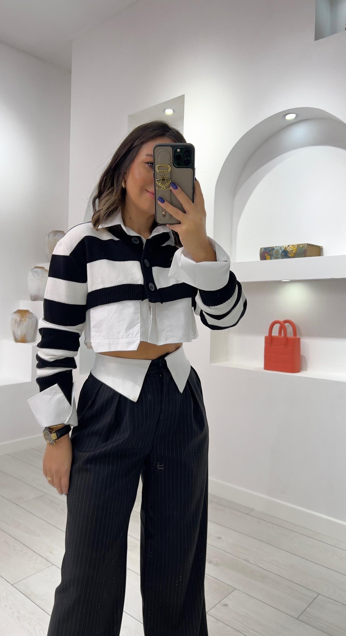 Siyah Çizgili Crop Hırka